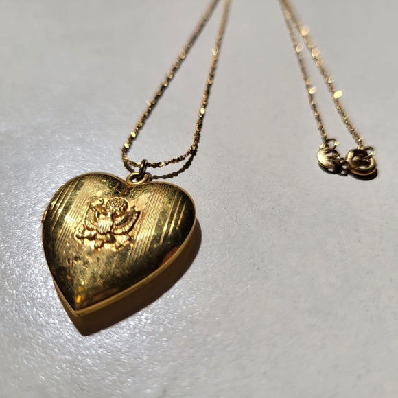 Vintage Heart Locket Necklace 12K Gold Filled Engraved Floral Photo Pendant